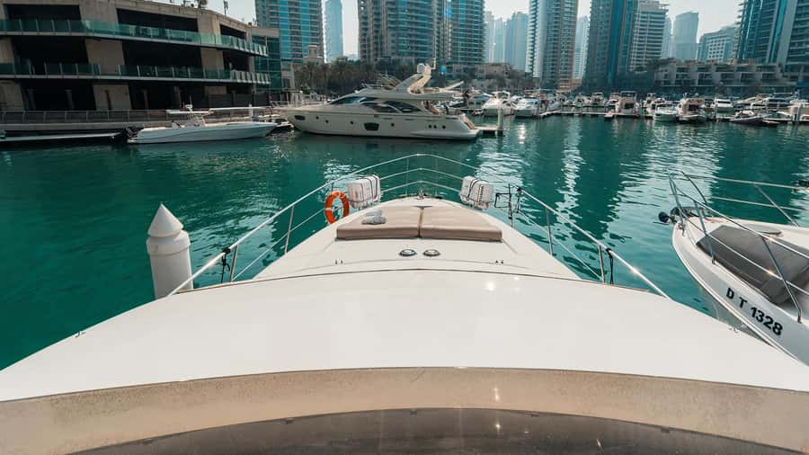Dubai: Sunset & Night Cruise with Bites and Drinks - Crew service and onboard mood