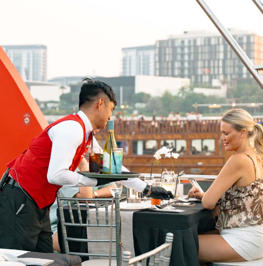 Dubai: Sunset or Dinner Cruise with Live Music & Open Bar - How much value do you get for $51?