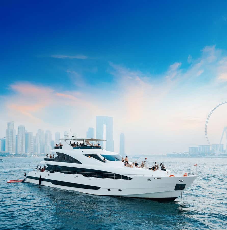 Dubai: Superyacht Experience with Live Music & Drinks - The route from JBR to Palm Jumeirah