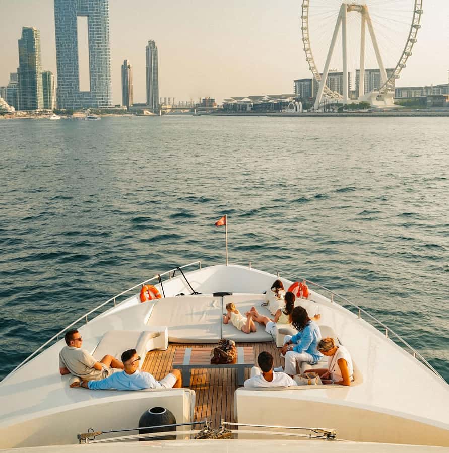 Dubai: Superyacht Experience with Live Music & Drinks - Is $113 a good price?