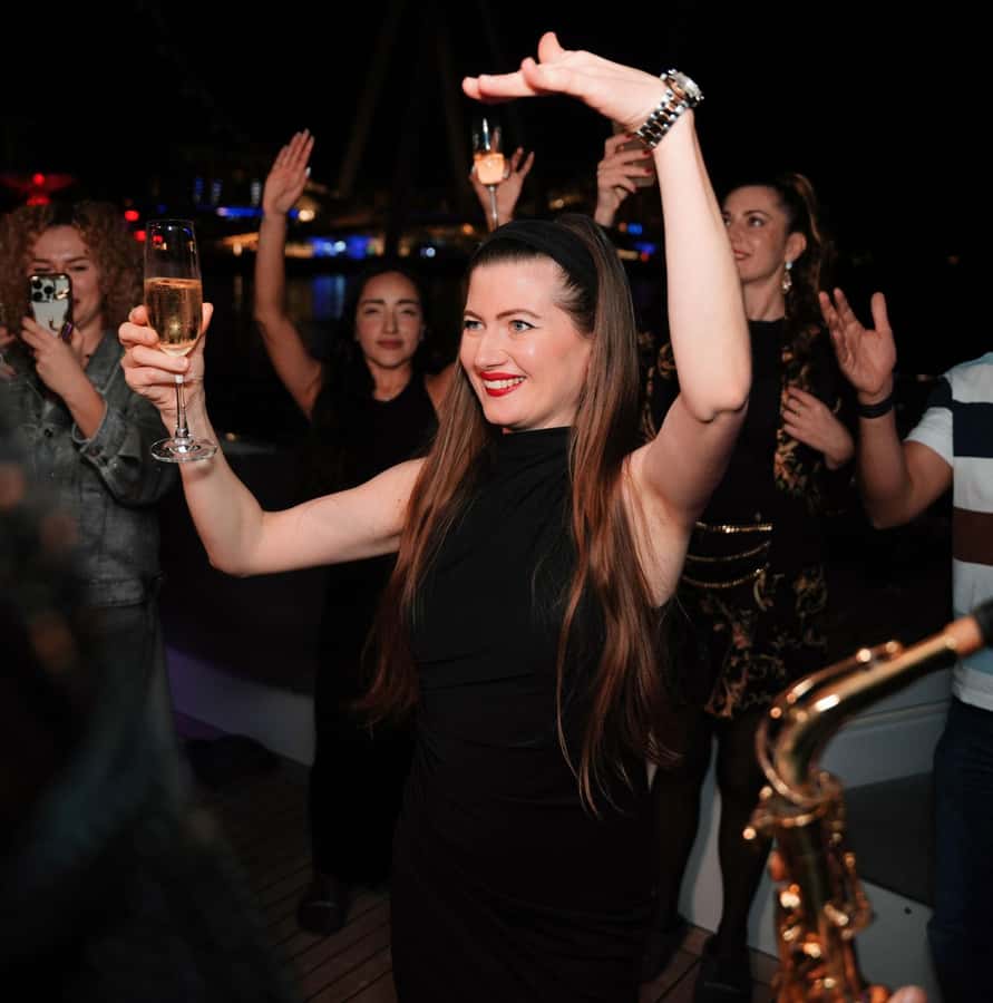 Dubai: Superyacht Experience with Party & Live DJ - Key points to know before booking