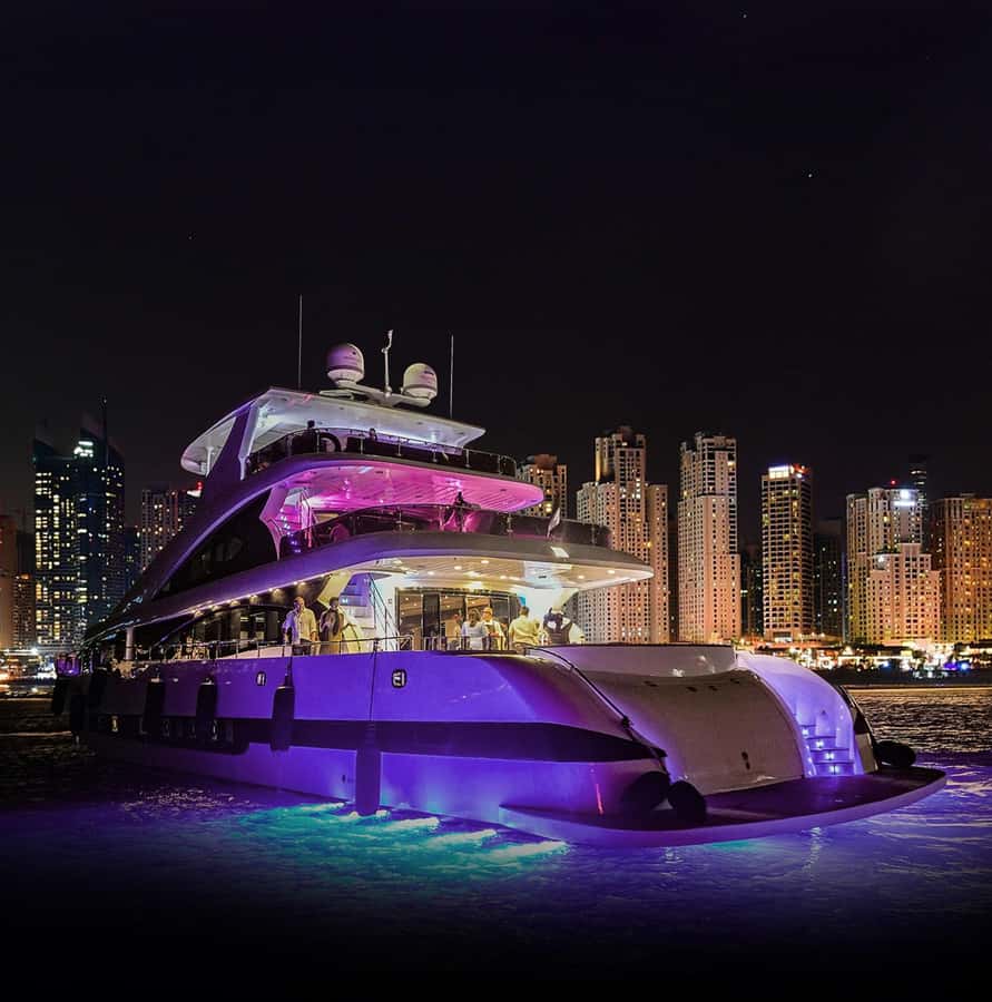 Dubai: Superyacht Experience with Party & Live DJ - Dubai Harbour, Jumeirah Beach, and Bluewaters Island