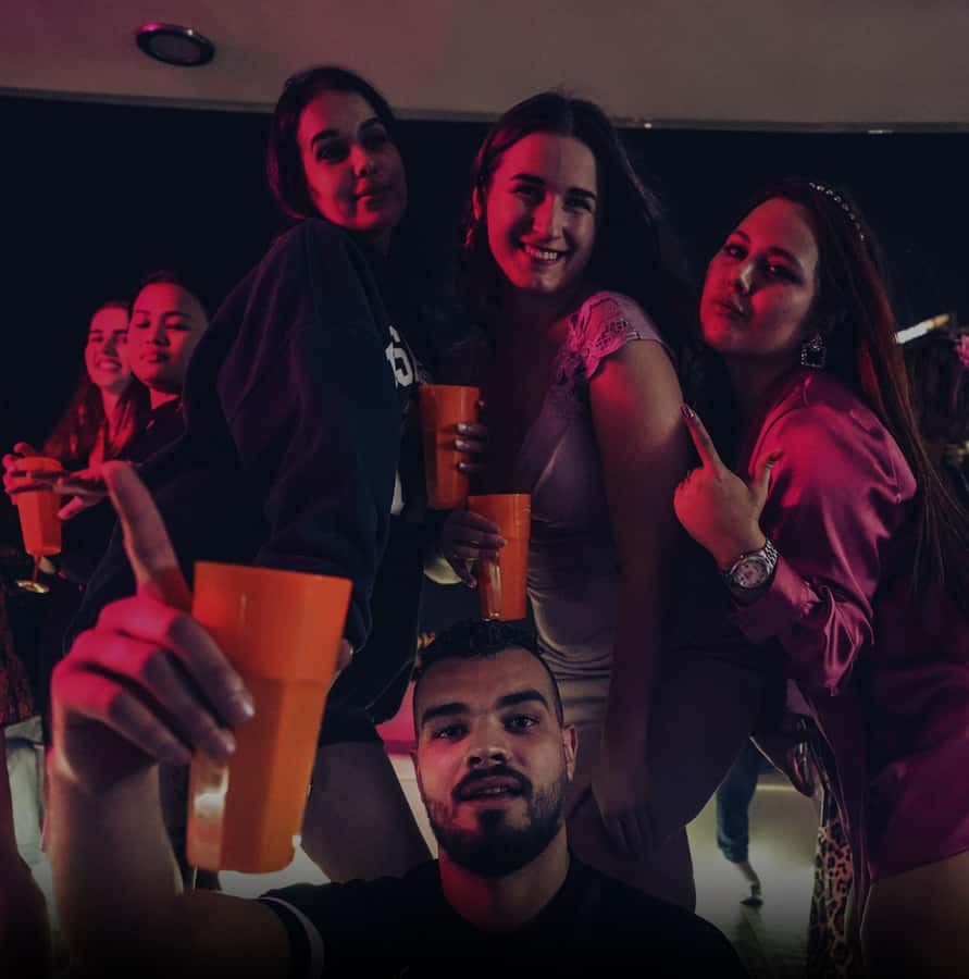 Dubai: Superyacht Experience with Party & Live DJ - Three levels, one yacht, several moods