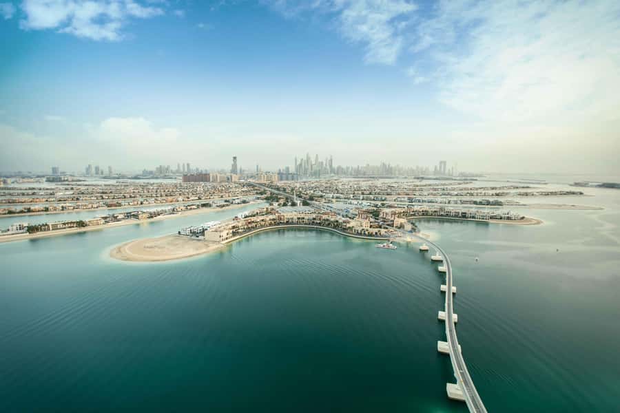 Dubai: The Dubai Balloon at Atlantis - The Pilots Add More Than You Might Expect