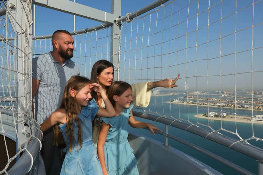 Dubai: The Dubai Balloon at Atlantis - Photos, Souvenirs, and the Lounge