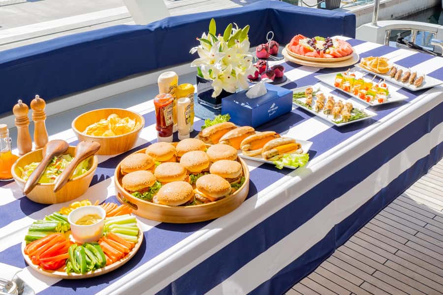 Dubai: The Luxury Yacht Tour with Live BBQ Option - The BBQ, drinks, and onboard service
