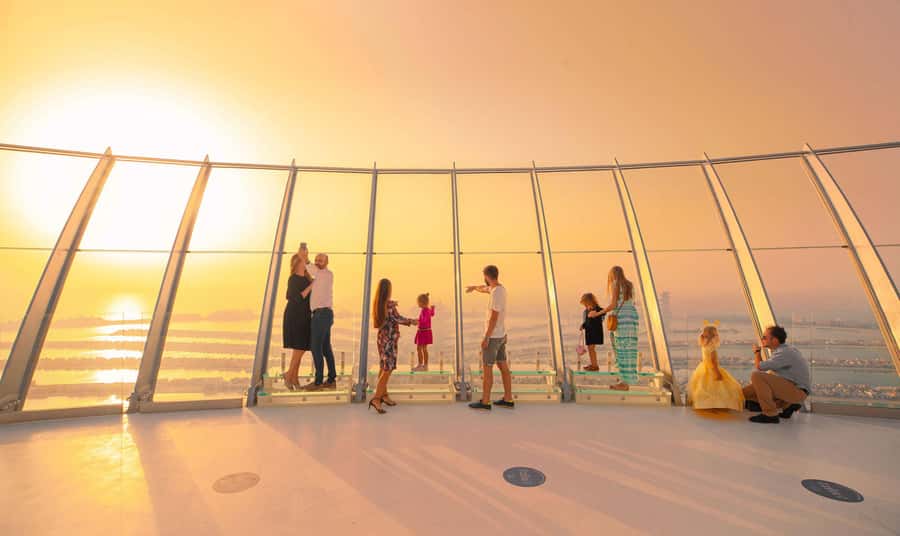 Dubai: The View At The Palm Ticket & 1.5 Afternoon Yacht - Starting high at The View at the Palm