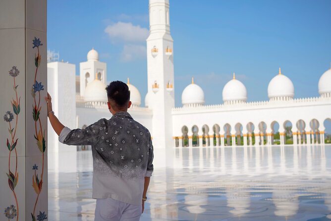 Dubai To Abu Dhabi: Grand Mosque, Royal Palace & Etihad Towers - Abu Dhabi Corniche: a moving city view