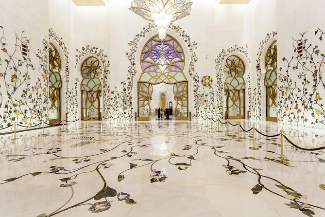 Dubai To Abu Dhabi: Grand Mosque, Royal Palace & Etihad Towers - Qasr Al Watan: the grand interior, without a guided visit