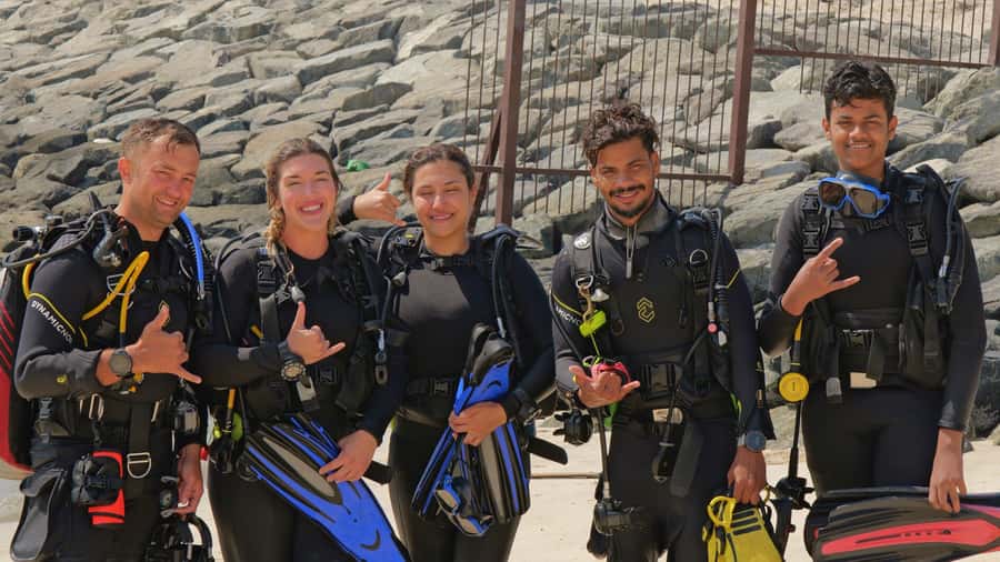 Dubai: VIP Private Scuba Dive with Free Hotel Transfer - Learning to breathe underwater