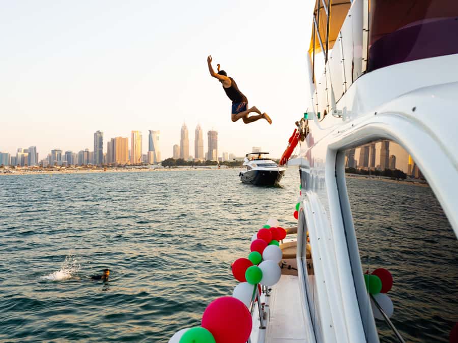 Dubai: Yacht Cruise with Swimming, Snorkeling and BBQ Lunch - The yacht, service, and group feel