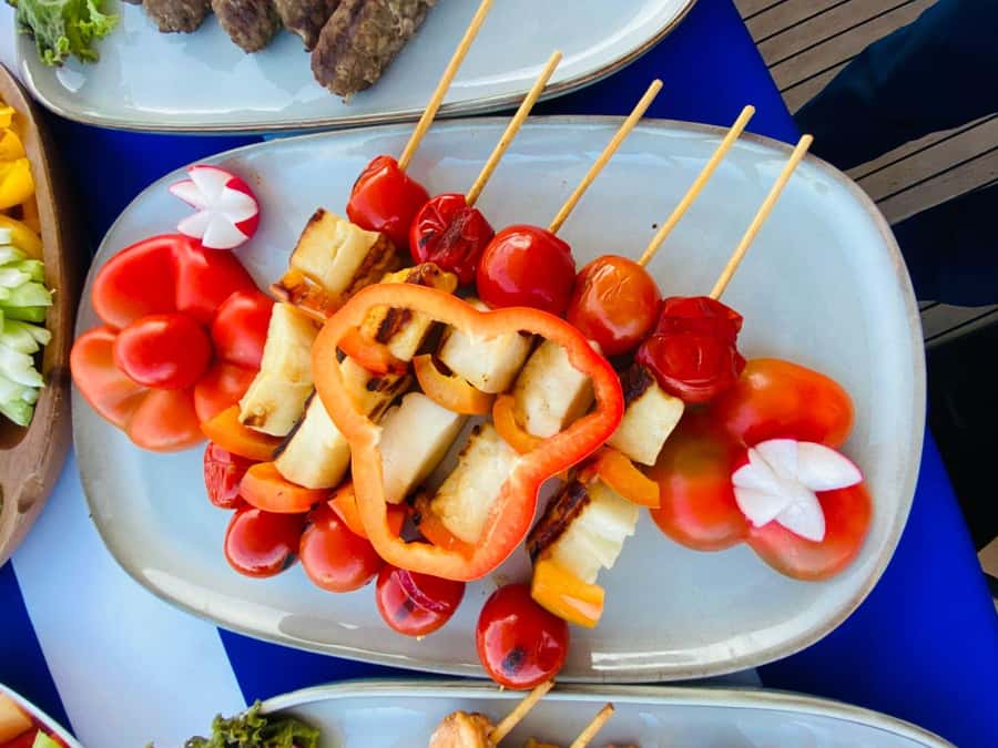 Dubai: Yacht Cruise with Swimming, Snorkeling and BBQ Lunch - Should you book this yacht cruise?