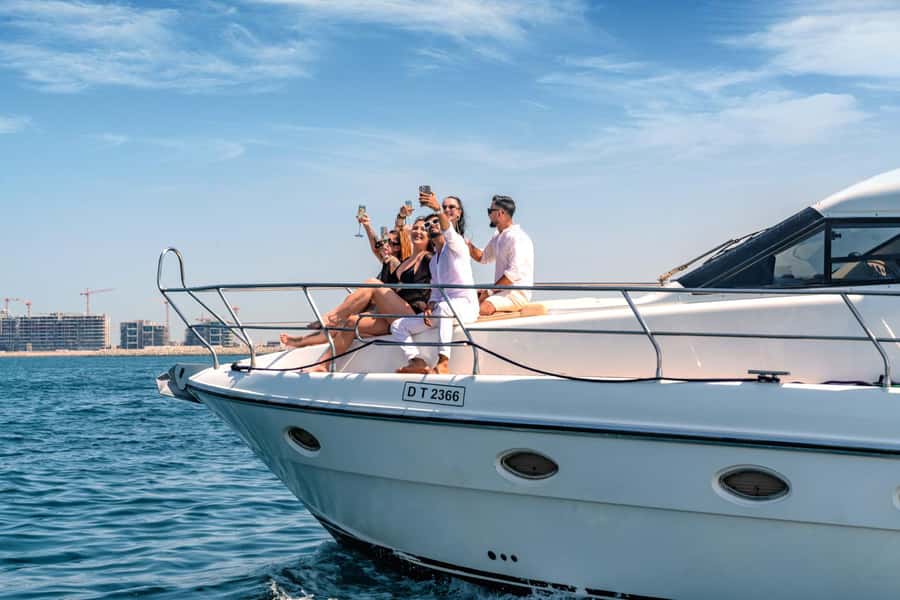 Dubai Yacht Tour - Boat Trip upto 12 guests Private event - Key points before you book