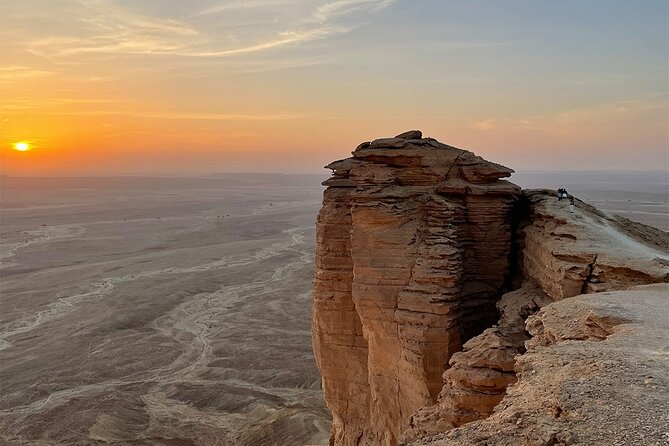 Edge Of The World Hike(Dinner under stars,village,bats cave,camp) - Guide quality, language, and group organization