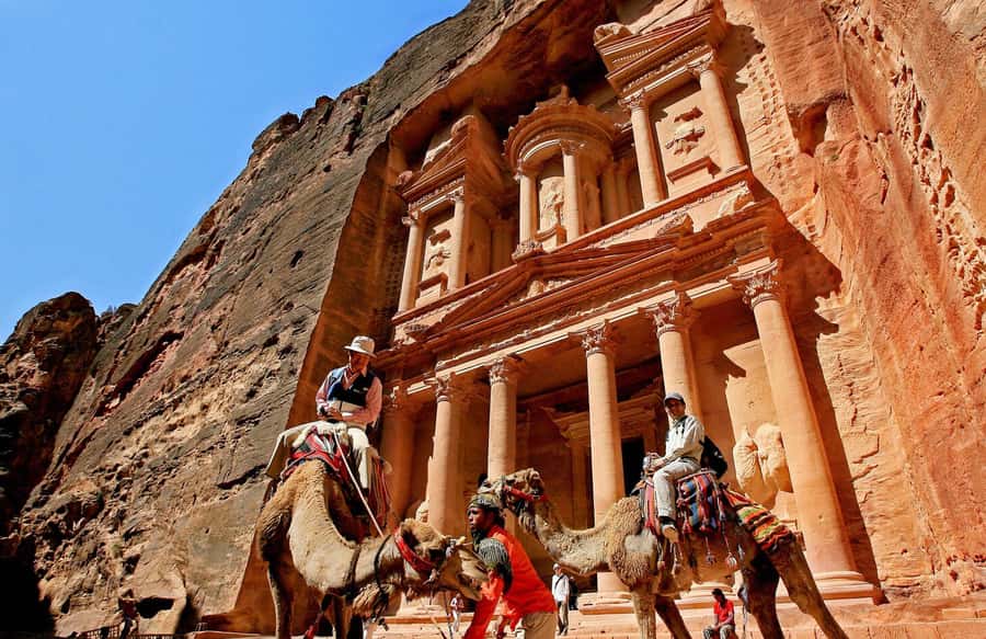From Amman: Petra and Dead Sea Private Day Tour - Floating at the Dead Sea