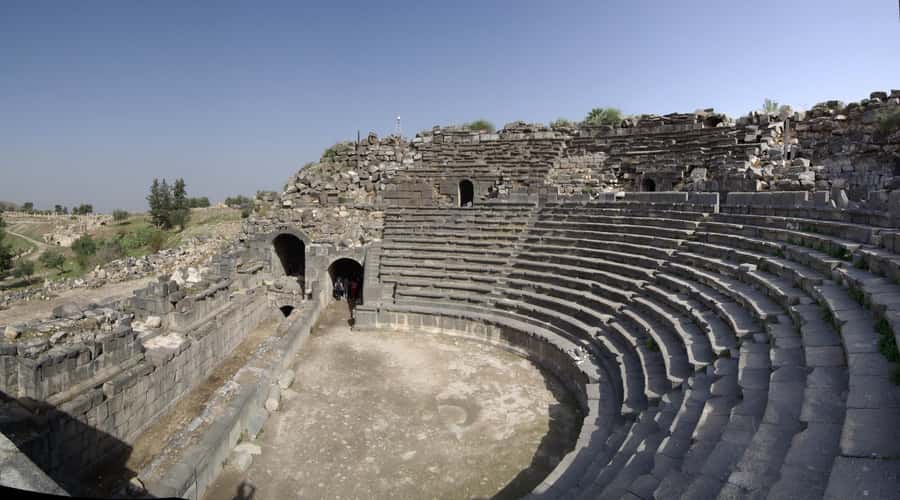 From Amman: Private Jerash, Ajloun Castle, and Umm Qais Tour - Ajloun Castle adds a medieval chapter