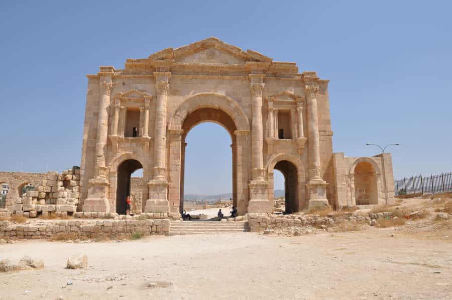 From Amman: Private Jerash, Ajloun Castle, and Umm Qais Tour - Choosing the right version of the route