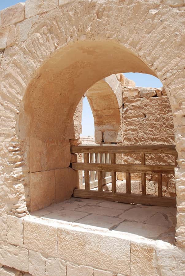 From Amman: Umayyad Desert Castles Tour with Transfer - The ride east from Amman