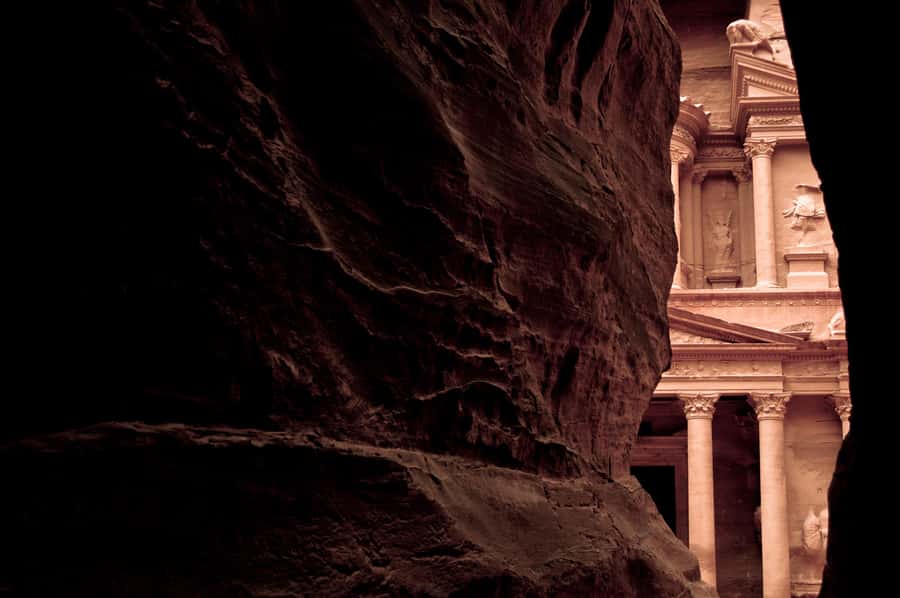 From Aqaba: Petra 1 Day Tour - Lunch at a Local Restaurant