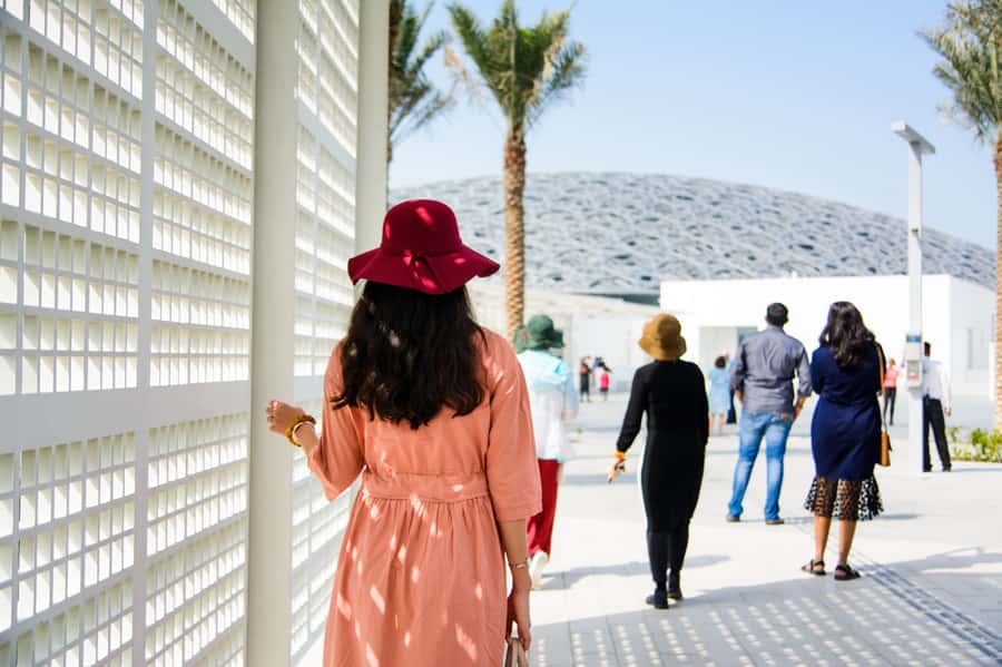 From Dubai: Abu Dhabi Grand Mosque & Louvre Museum Full-Day - Abu Dhabi Corniche: fifteen minutes for photographs