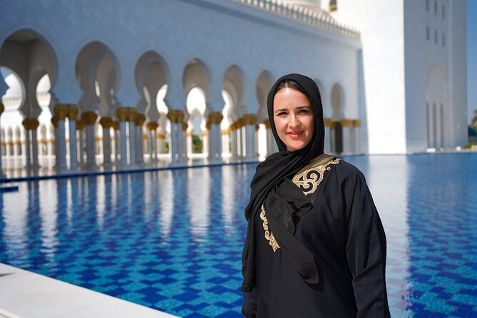 From Dubai: Abu Dhabi Sheikh Zayed Grand Mosque Guided Tour - Timing, crowds, and an important closure warning