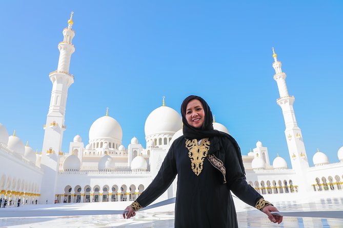 From Dubai To Abu Dhabi: Royal Palace, Grand Mosque &Etihad Tower - Sheikh Zayed Grand Mosque: the essential stop
