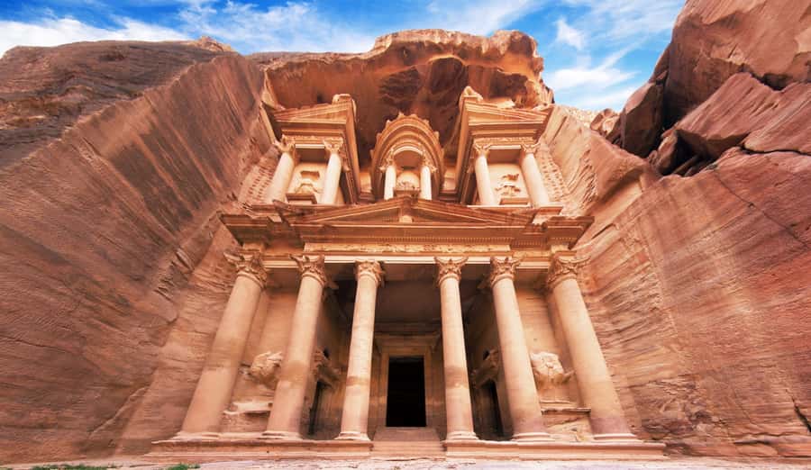 From Eilat: Petra Tour with Transfer and Lunch - The first Petra reveal through the Siq