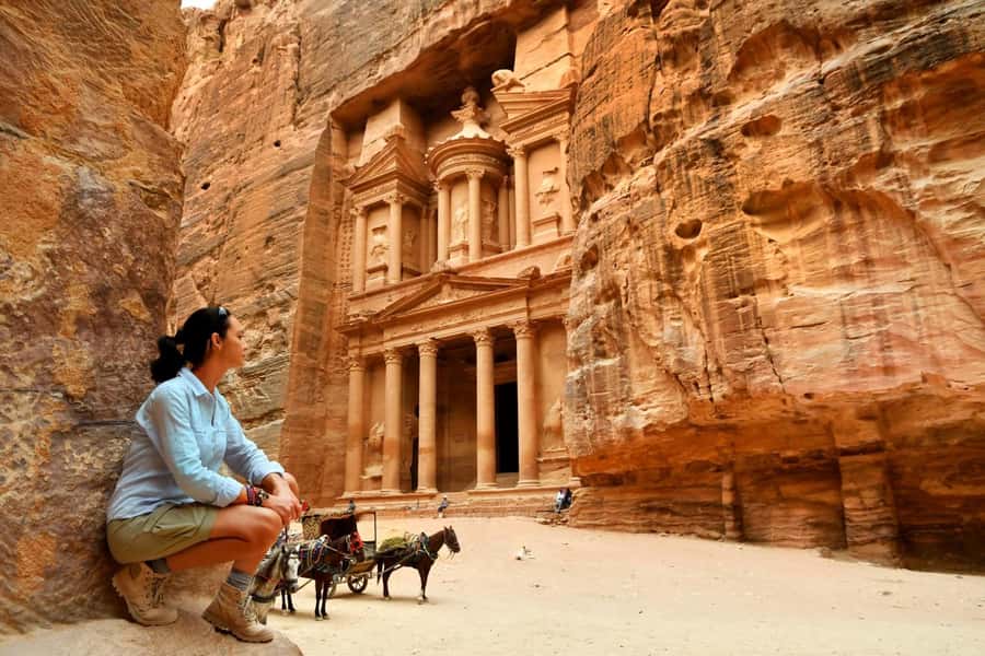From Eilat: Petra Tour with Transfer and Lunch - Tombs, theater, and the old city center