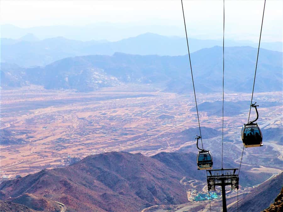 From Jeddah: Taif Exploration Tour with Lunch - Lunch adds a real local pause