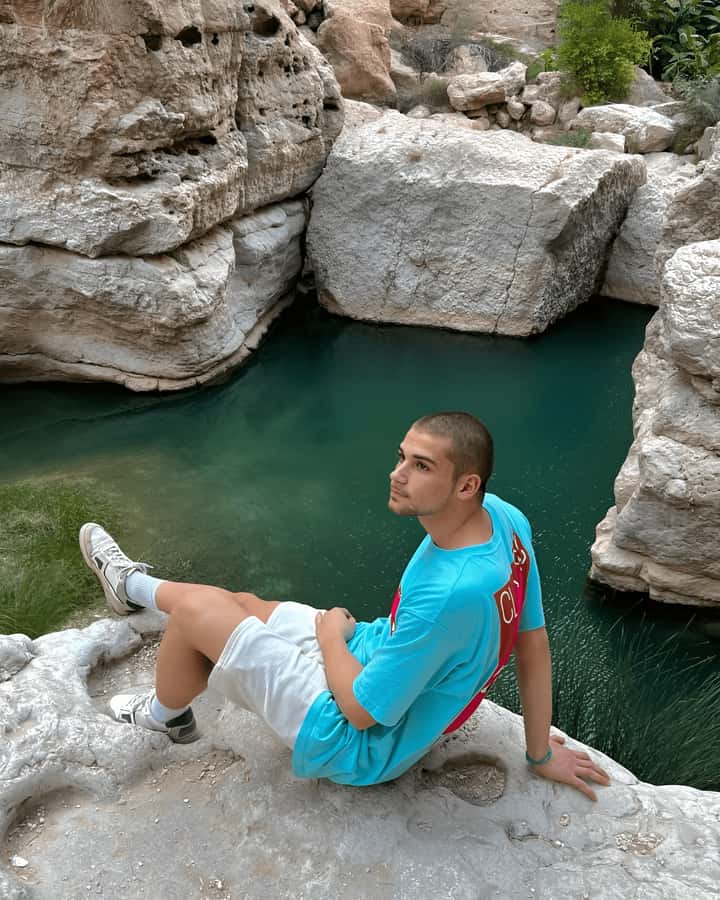 From Muscat: Wadi Shab & Bimmah Sinkhole Full-Day Tour - Bimmah Sinkhole after Wadi Shab