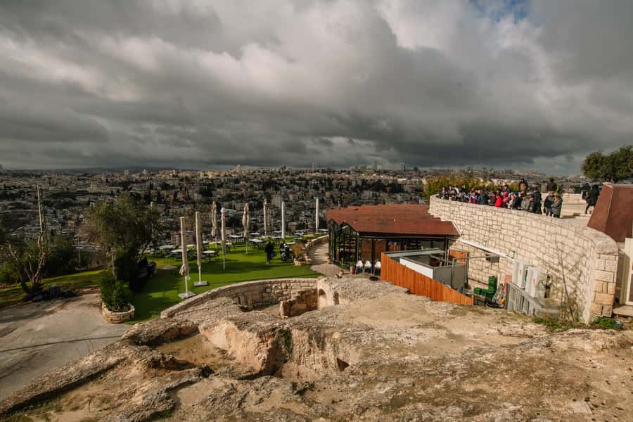 Full Day City Tour of Jerusalem - Food, clothing, and the practical side of the day