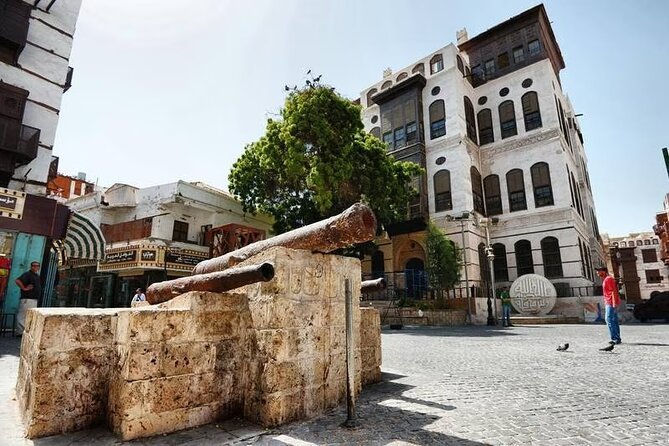 Guided Tour in Jeddah by local woman - Time, Group Size, and Walking Conditions