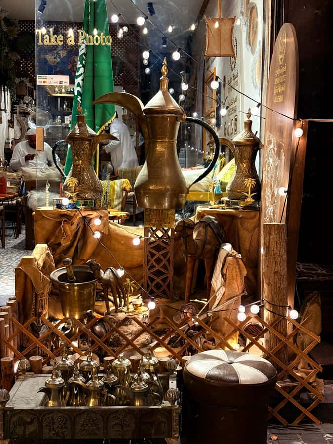 Jeddah: Al-Balad Old Town Historical City Guided Tour - Souq Al Alawi and time to shop