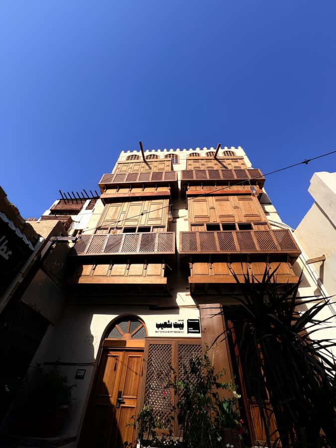 Jeddah: Al-Balad Old Town Historical City Guided Tour - Pickup from hotels, mosques, and the railway station