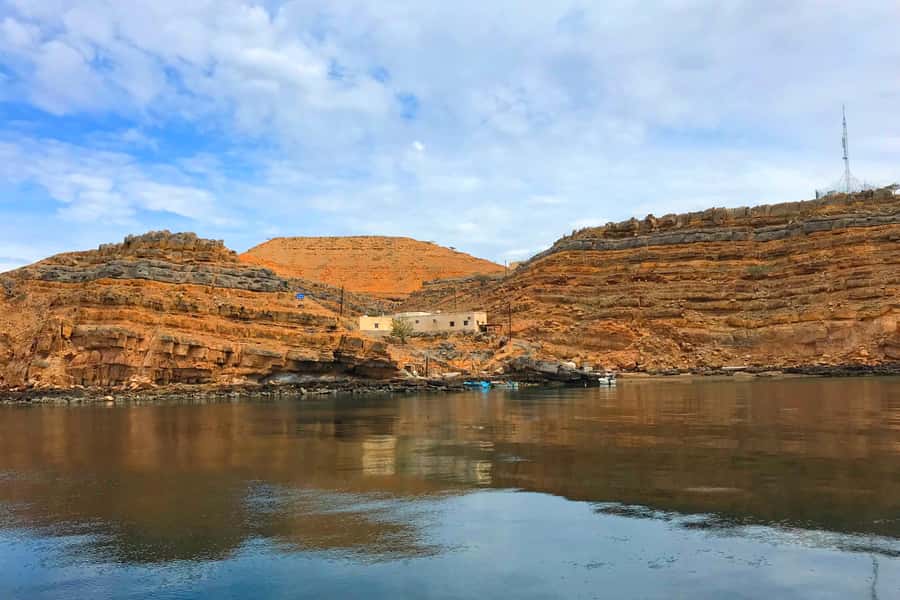 Khasab: Dolphin Watching Day Tour with Snorkeling & Lunch - Meeting at Khasab Port and handling the practical details