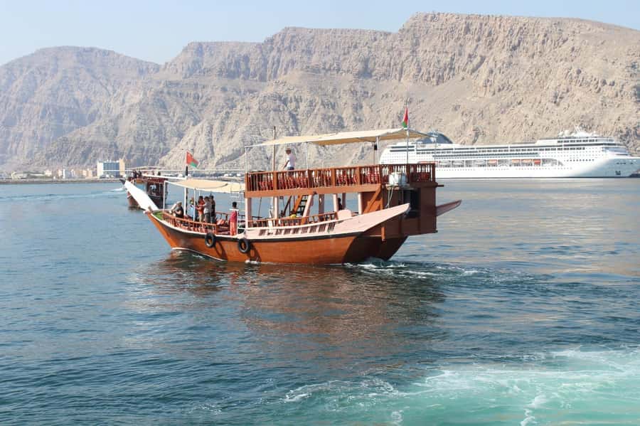 Khasab: Half-Day Dhow Cruise, Dolphin Watching, & Snorkeling - Crossing from the UAE to Khasab