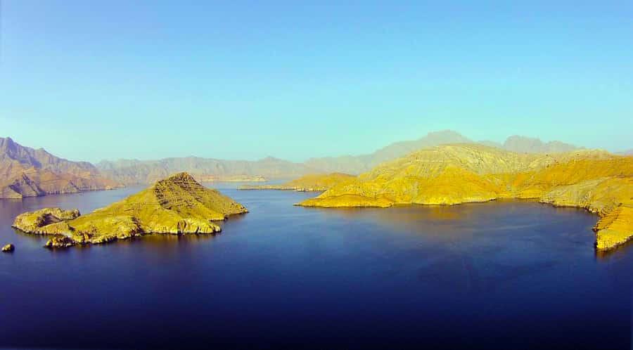 Khasab: Half-Day Dhow Cruise with Dolphin Watching - Fruit, drinks, towels, and onboard comfort