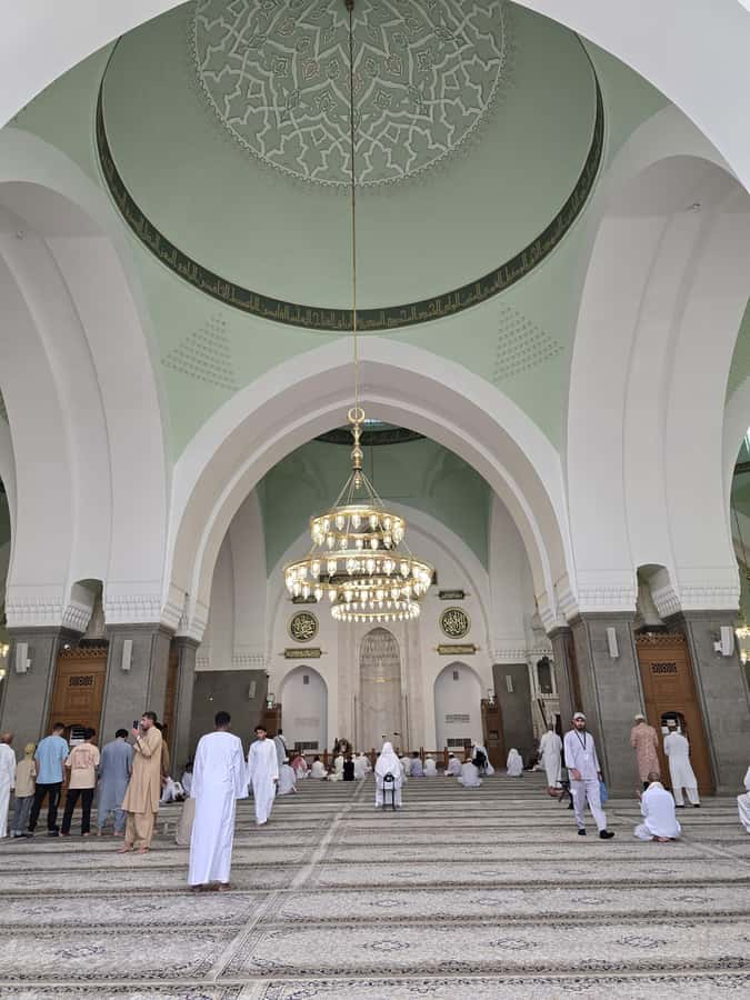 Madinah Culture & History Tour – Led by Local Guide - Wadi Al Aqiq and Masjid Al Qiblatain