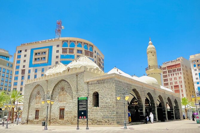 Medina Unveiled Private Tour - Masjid Al Qiblatayn and the change in prayer direction