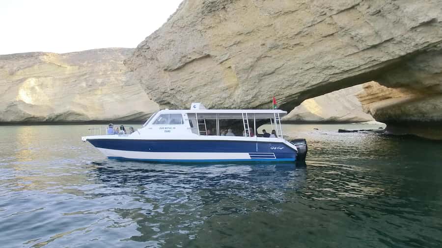Muscat: Dolphin Watch & Snorkel Excursion - The two-hour speedboat search for dolphins