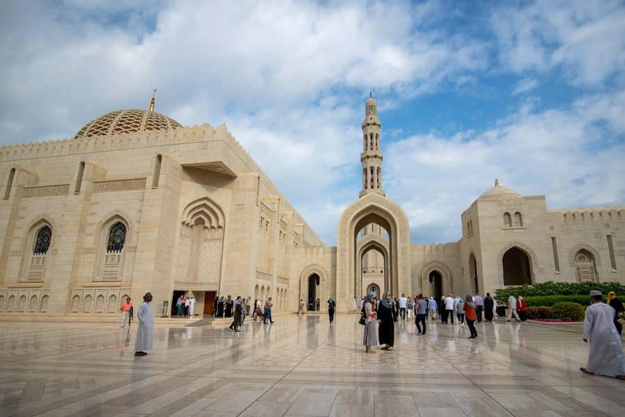 Muscat: Half-Day Sightseeing Essentials Tour and Audio Guide - What the price includes, and what it does not