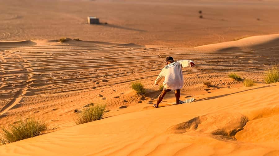 Muscat: Wadi Bani Khalid Oasis & Oman Desert Tour - Meeting Bedouins near Wahiba Sands