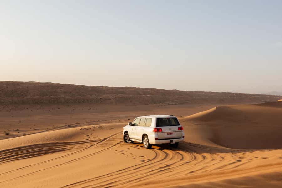 Muscat: Wadi Bani Khalid Oasis & Oman Desert Tour - Leaving Muscat in a comfortable 4x4