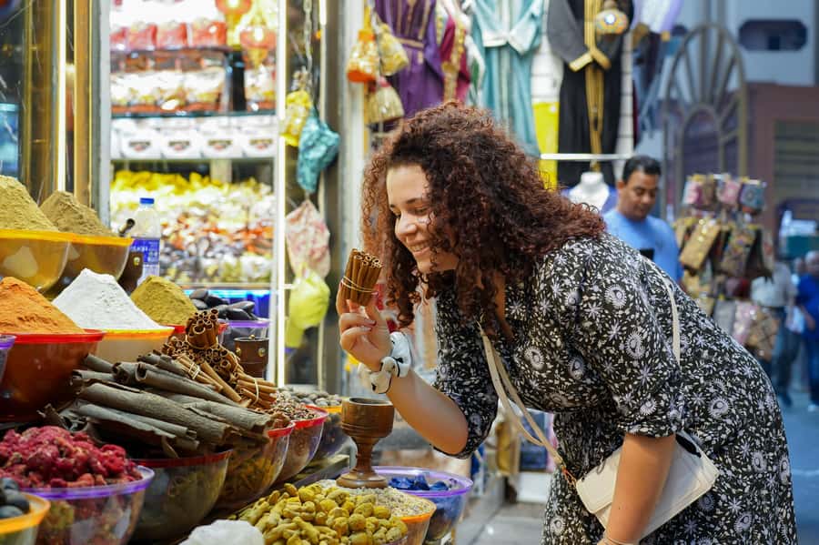 Old Dubai: Premium Guided Tour with Street Food & Abra Ride - Who should book this Old Dubai tour?