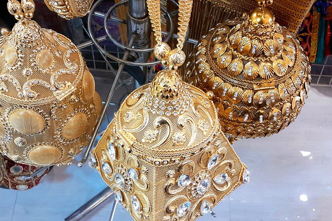 Old Dubai tour: Local Market, Tasting, Dubai creek with Abra ride - The Old Souk is for browsing, not a long shopping session