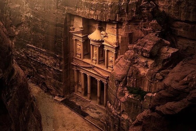 Petra Full-Day Private Tour from Amman - Entering Petra through the Siq
