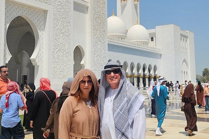Private Abu Dhabi City Tour with Pick up from Dubai or Abu Dhabi - Marina Mall adds a practical break