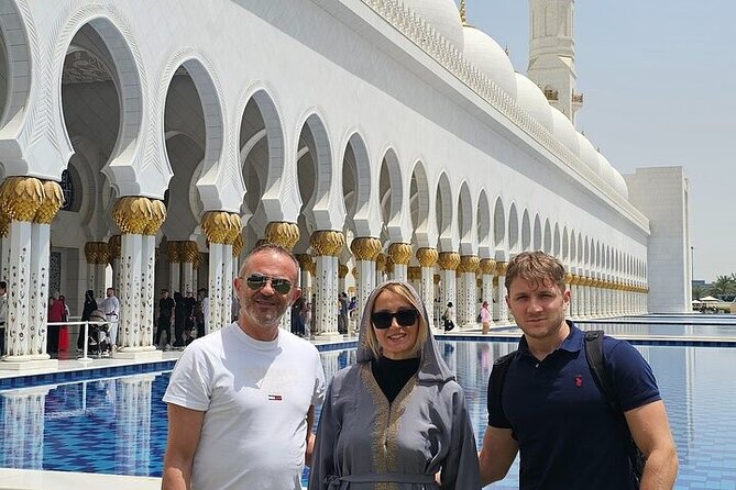 Private Abu Dhabi City Tour with Pick up from Dubai or Abu Dhabi - The Dates Market brings in a local shopping stop