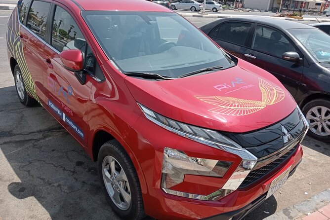 Private Dubai Airport Arrival/Departure Transfer to Dubai City - Meeting the driver after landing