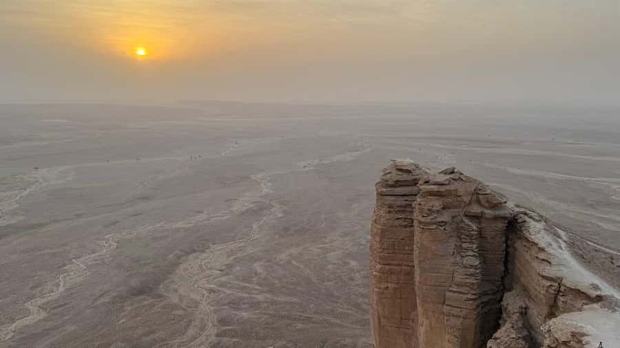 Riyadh: Edge Of The World and Bats Cave Tour by 4x4 - Who will enjoy this outing most?